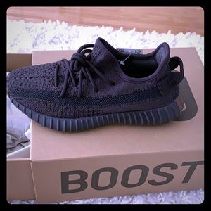 YEEZY BOOST 350